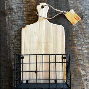 NWT Rustic Cutting Board Wall Organizer With Basket